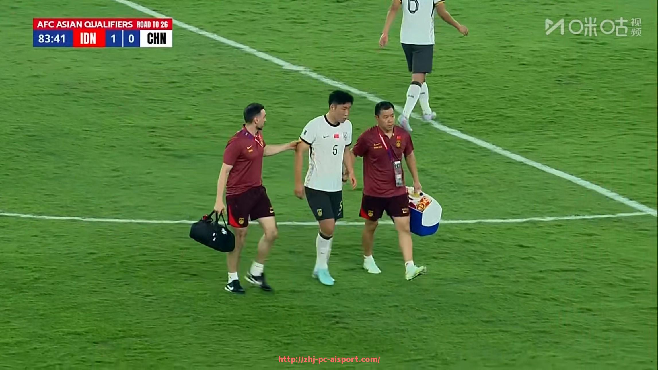 爱体育-法甲球员技术对比：传统技术与现代战术要求的融合与挑战